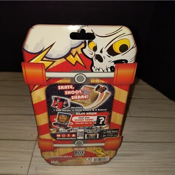 Tony Hawk Box Boarders Riley Hawk Fingerboard Skateboard 2018 w Ramps New - Picture 5 of 7